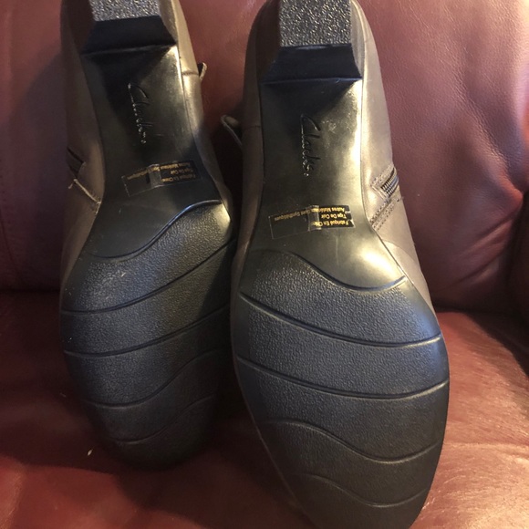 🆕 Clarks Bendables Leather gray 12 Narrow ankle boot - Picture 8 of 9